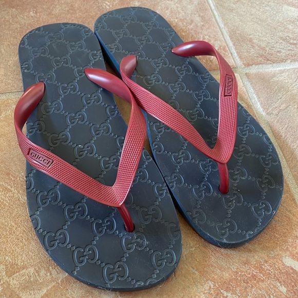 Gucci Other - Mens Gucci flip flops
